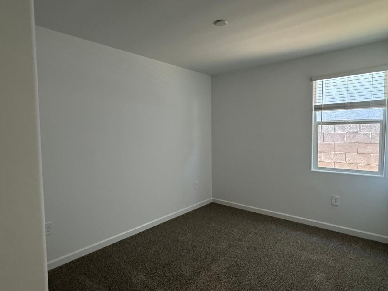 2126 W Simone Ave - Photo 6 of 11