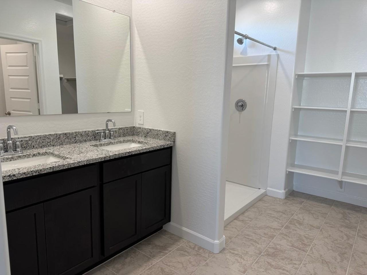 2126 W Simone Ave - Photo 7 of 11