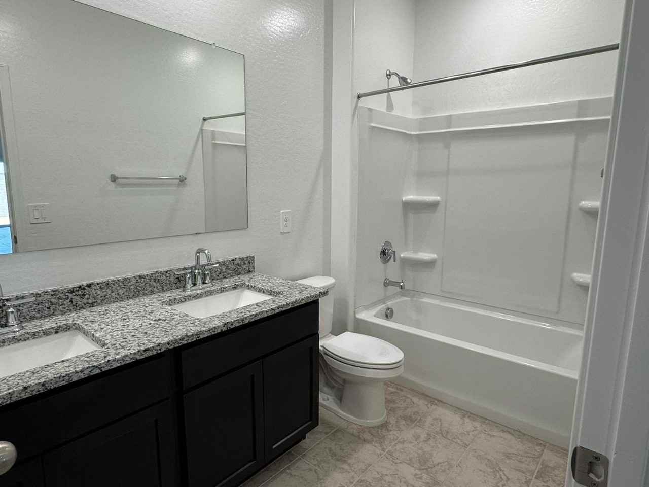 2126 W Simone Ave - Photo 4 of 12
