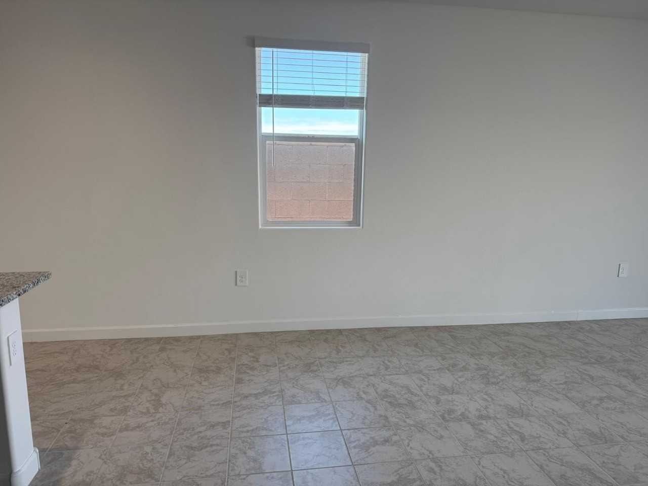 2126 W Simone Ave - Photo 5 of 12