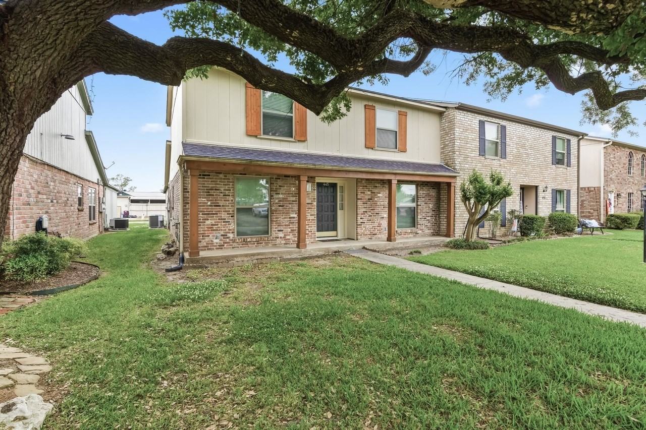 445 Longmeadow St - Photo 3 of 40