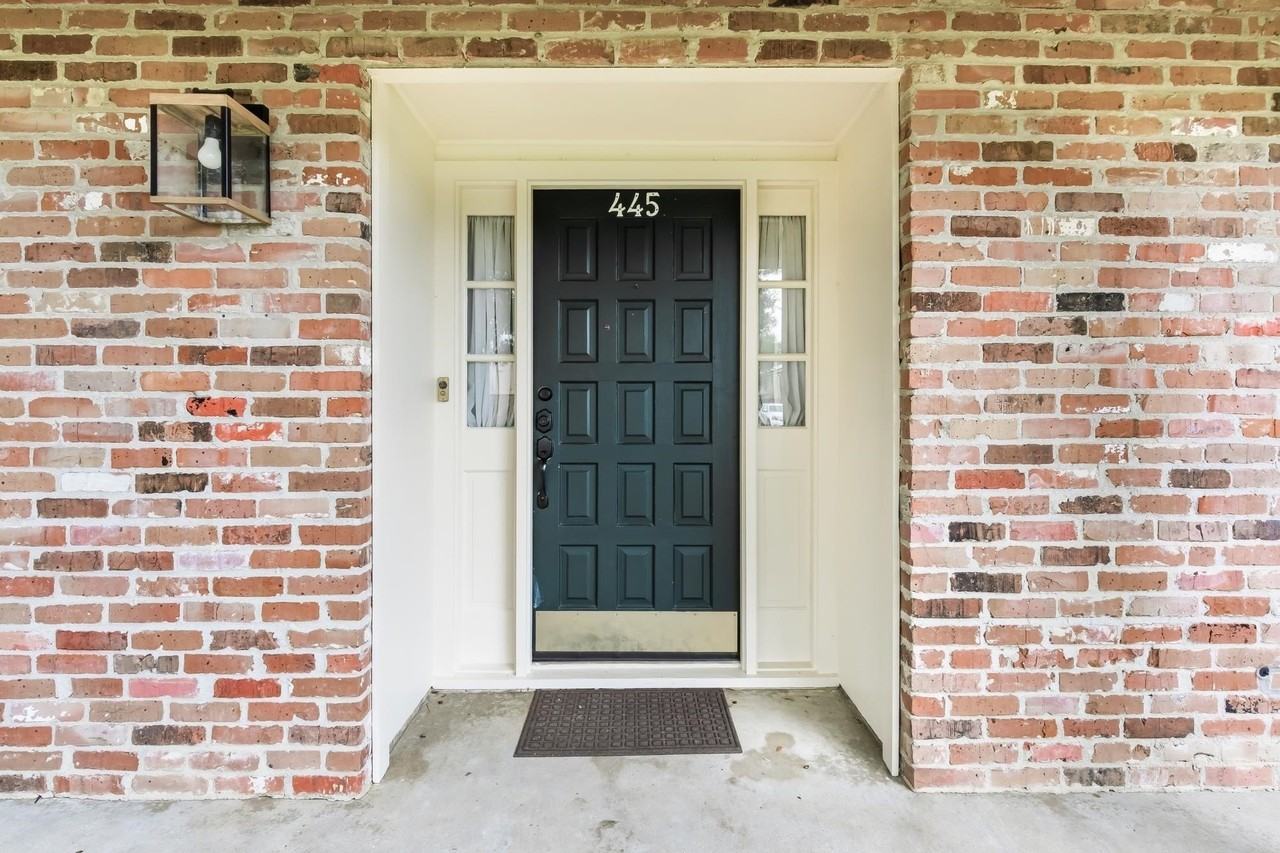 445 Longmeadow St - Photo 4 of 40