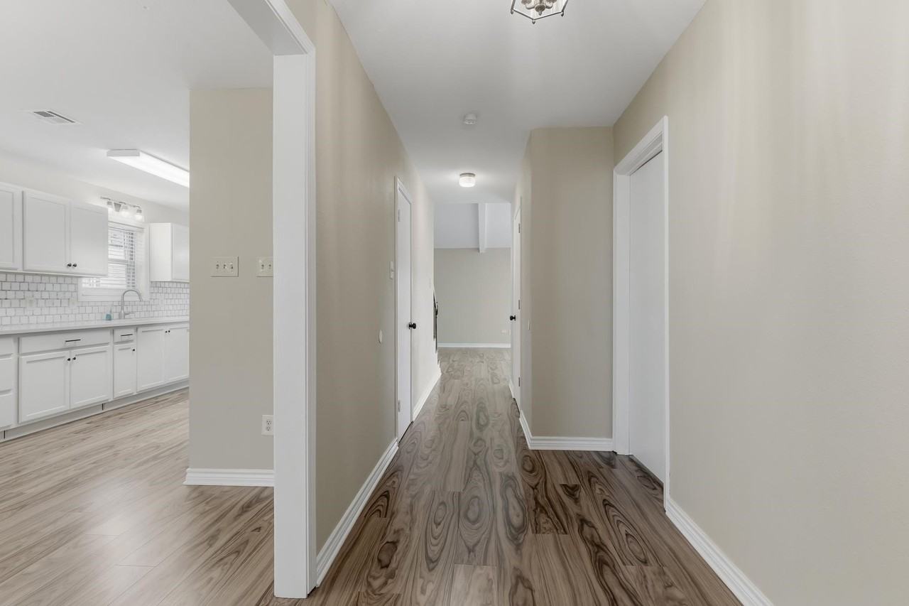 445 Longmeadow St - Photo 6 of 40