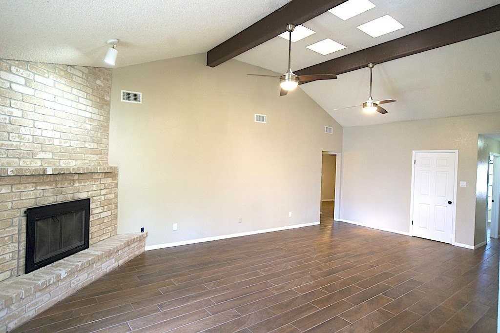 6133 Cumberland Cir - Photo 2 of 18