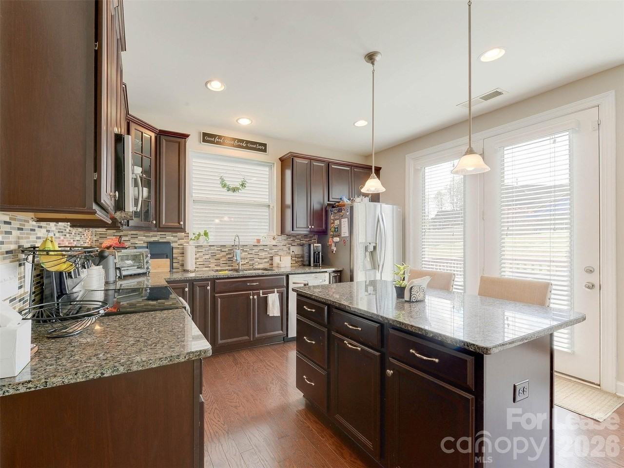 7121 Toxaway Ln - Photo 7 of 48