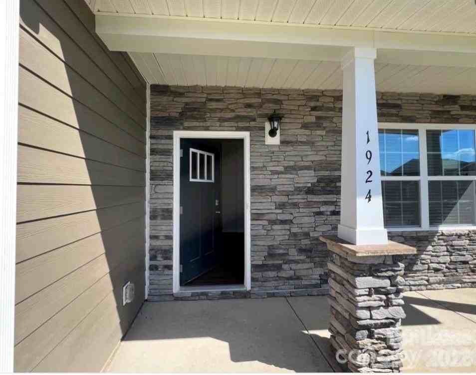 1924 Vanderlyn St - Photo 4 of 44