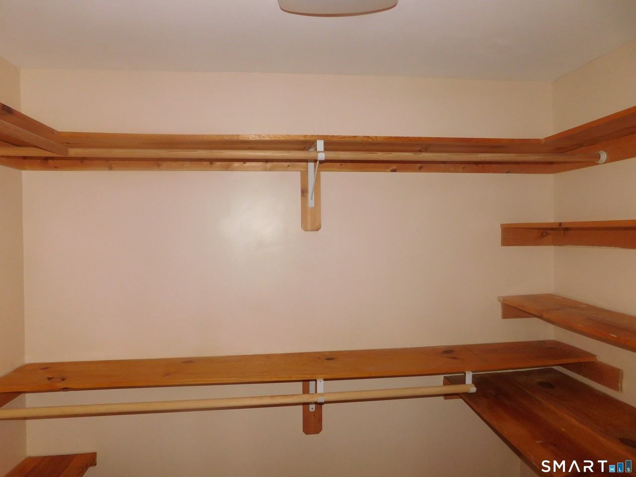 6 Daybreak Lane unit: Studio - Photo 6 of 7