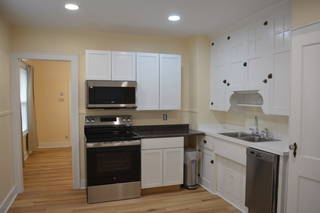 1503 Fox Place - Photo 4 of 18