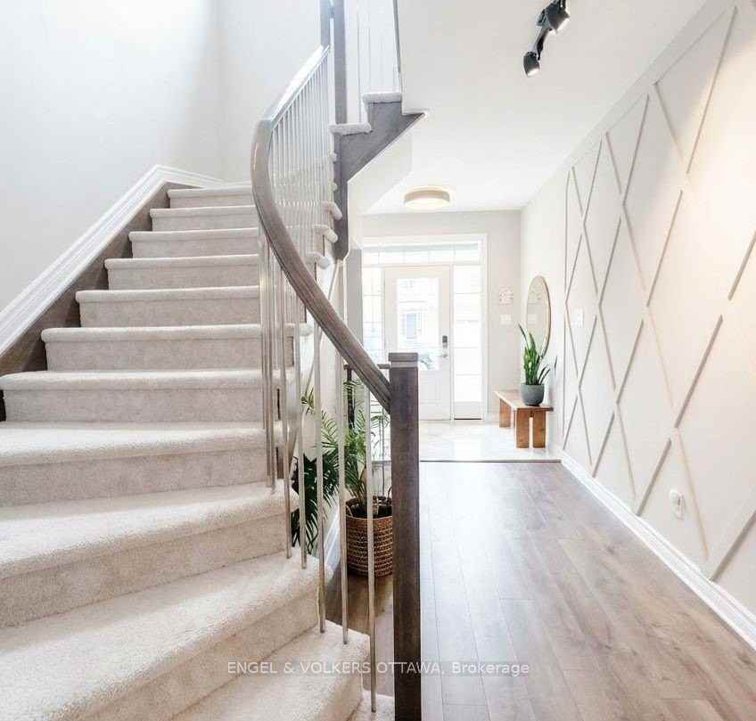 19 Allan Place - Photo 3 of 32