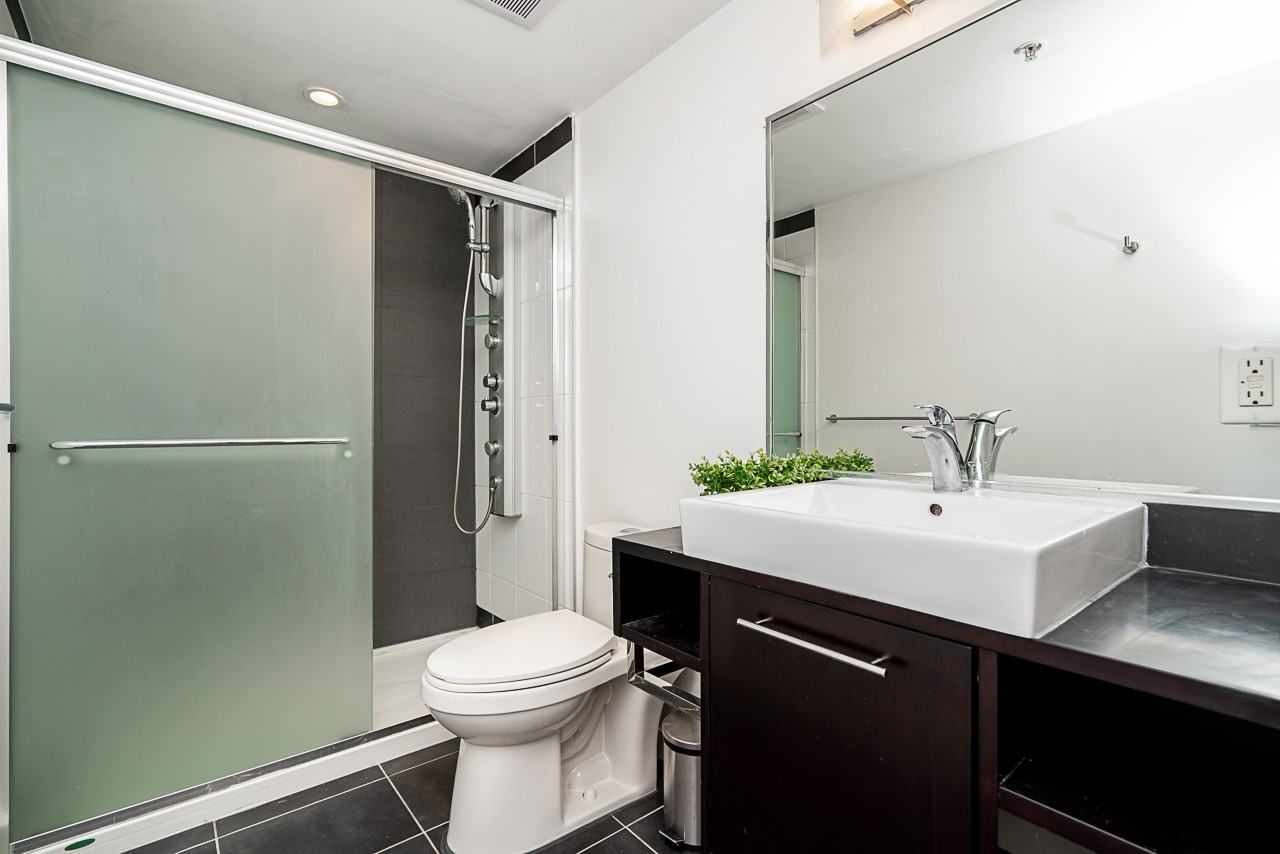 188 Keefer Place - Photo 7 of 25