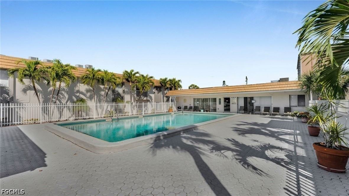 1830 Maravilla Ave #321 - Photo 4 of 24