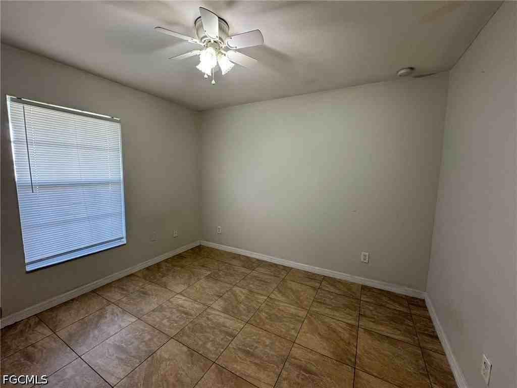 224 Kismet Pkwy E - Photo 7 of 10