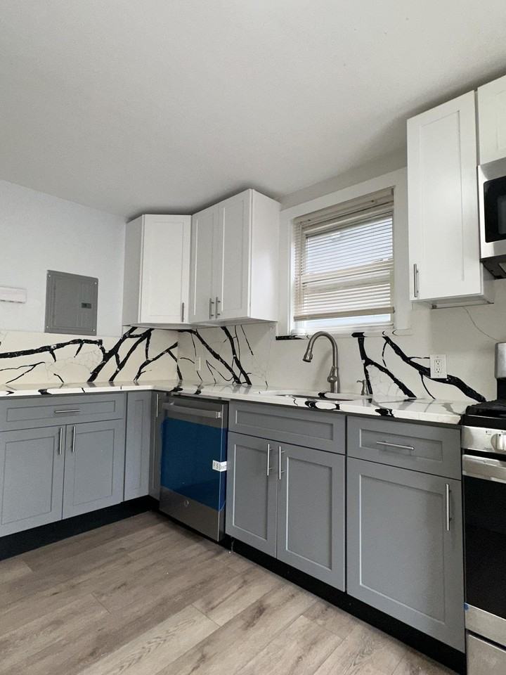 335 Summit Ave #1 - Photo 5 of 11