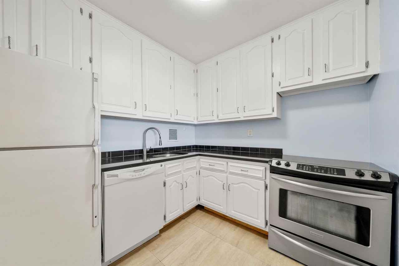 7855 Boulevard E #24K - Photo 3 of 23