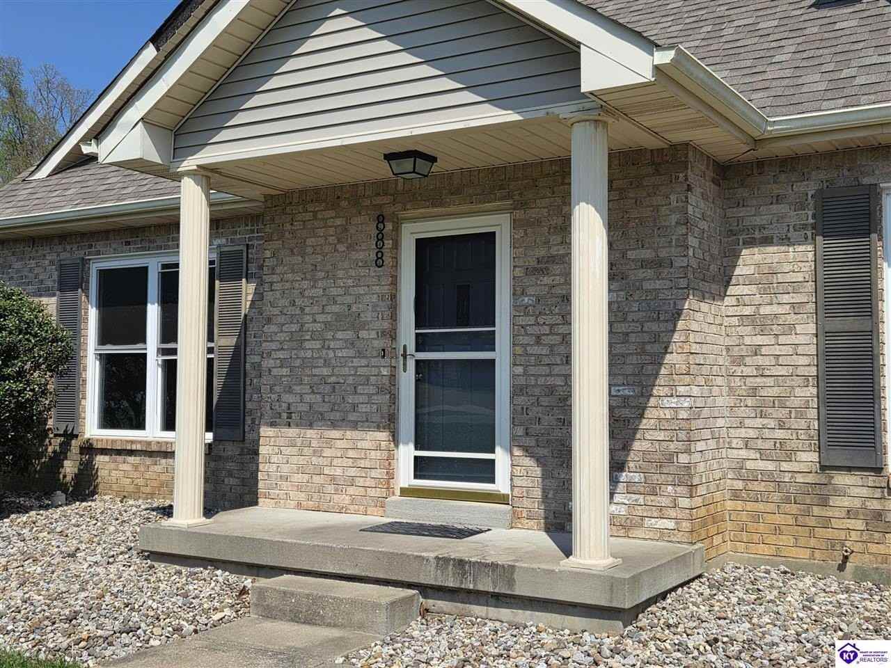 888 N Woodland Dr - Photo 3 of 42