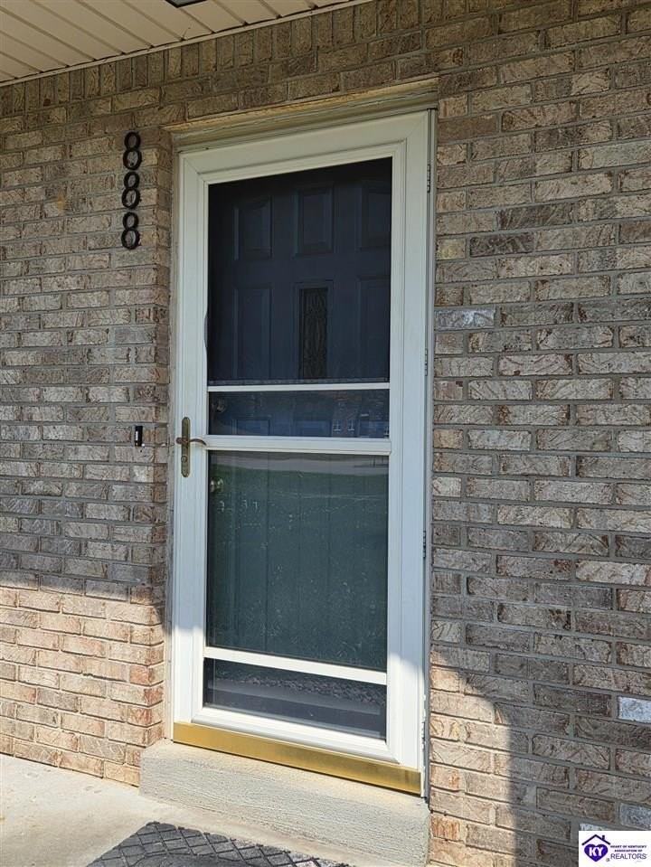 888 N Woodland Dr - Photo 4 of 42