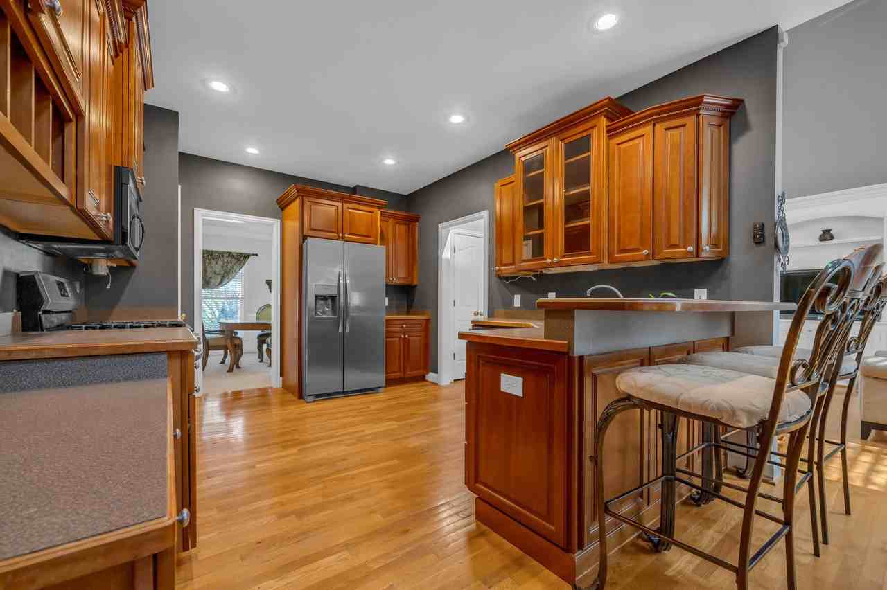 2185 Roswell Dr - Photo 7 of 13