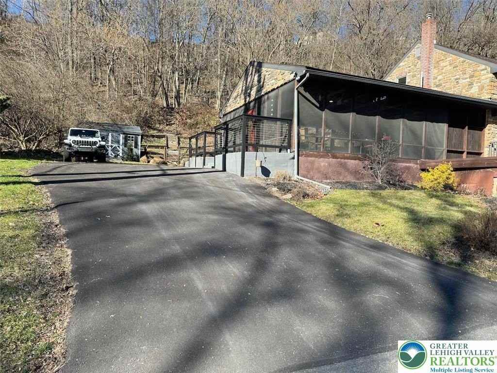 312 Lehigh Dr - Photo 2 of 50