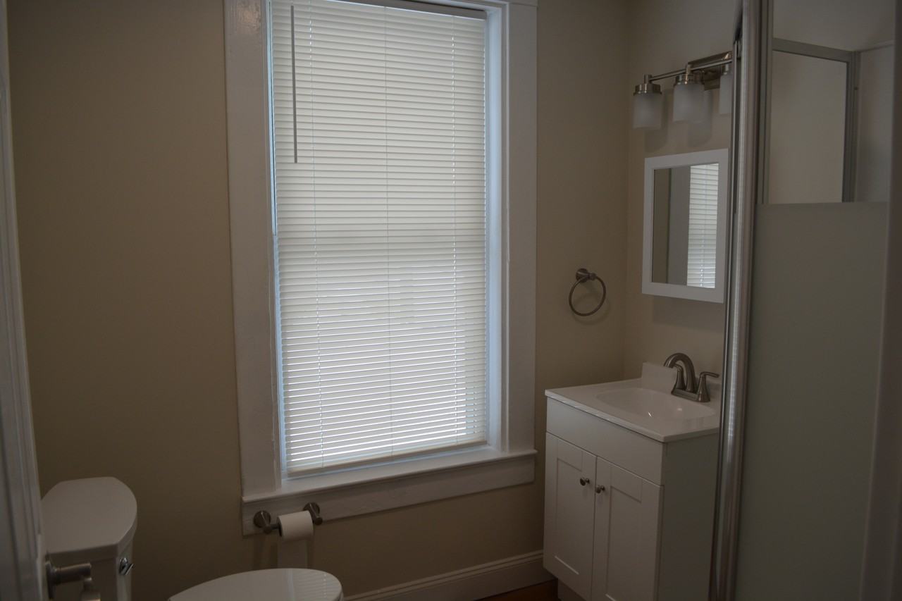 225 Thieme Place - Photo 7 of 23