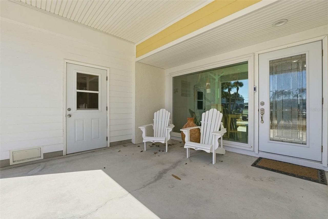 220 Mockingbird Ln - Photo 3 of 50