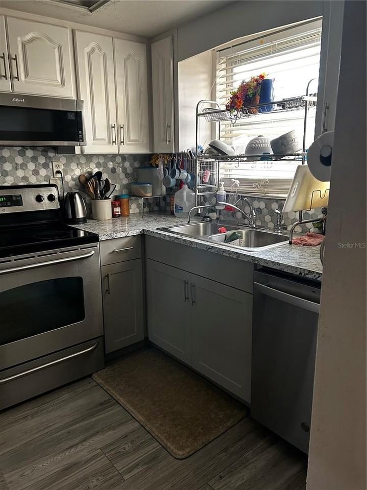 5059 Live Oak Cir #5059 - Photo 2 of 13