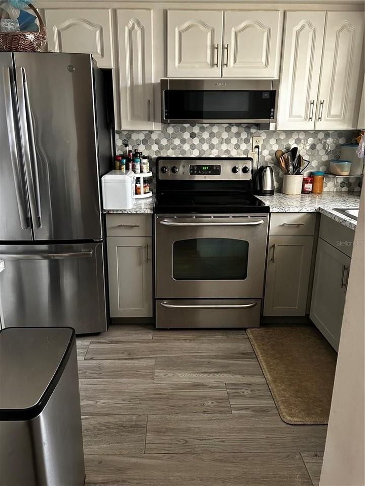 5059 Live Oak Cir #5059 - Photo 3 of 13