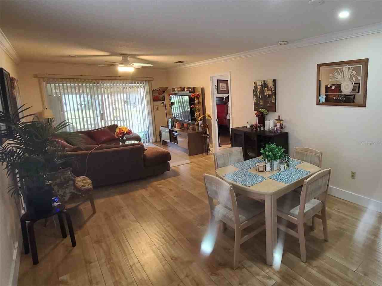 5059 Live Oak Cir #5059 - Photo 4 of 13