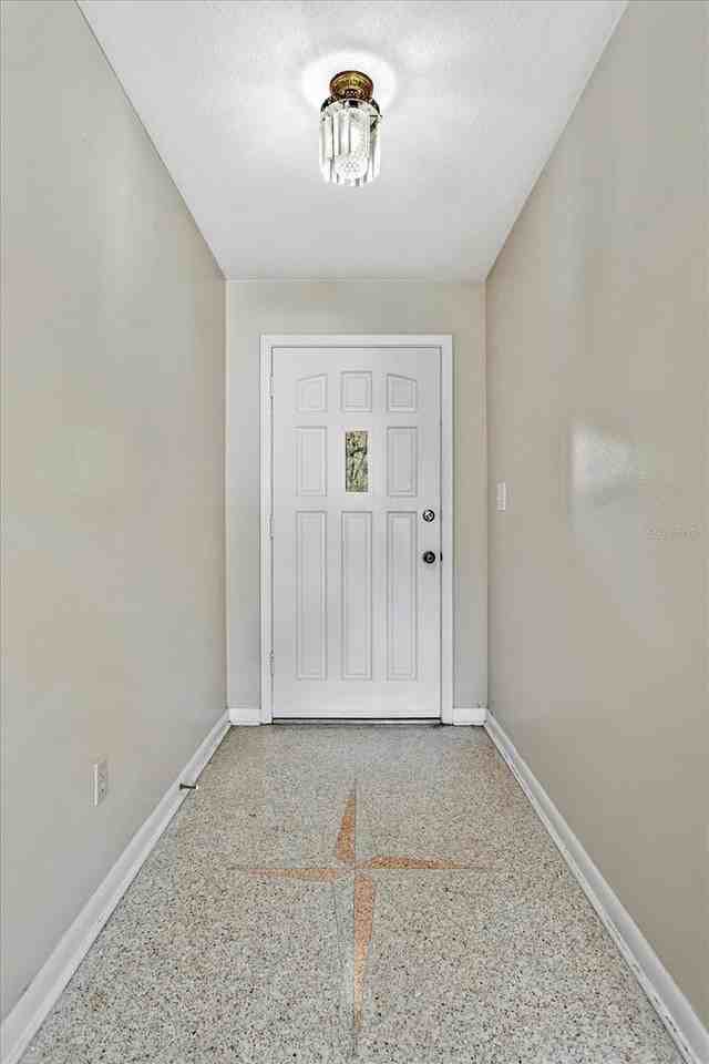 6513 Stockbridge Ave - Photo 4 of 25