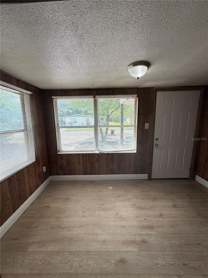 443 Mcfall Ave - Photo 6 of 28