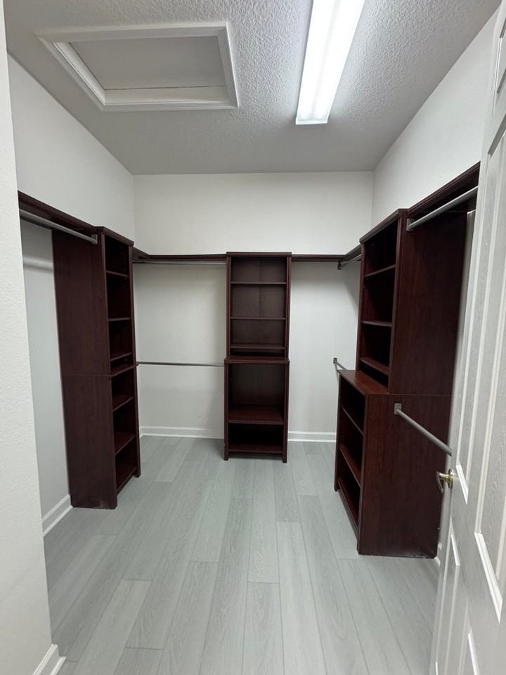 6074 Nw 116th Dr - Photo 6 of 8