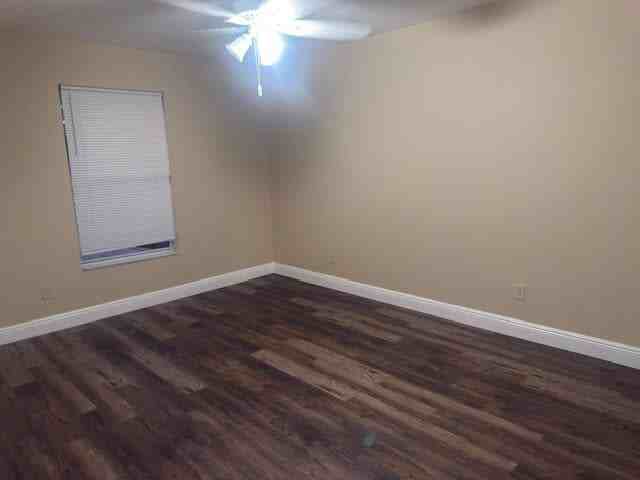13616 Yarmouth Ct - Photo 2 of 8