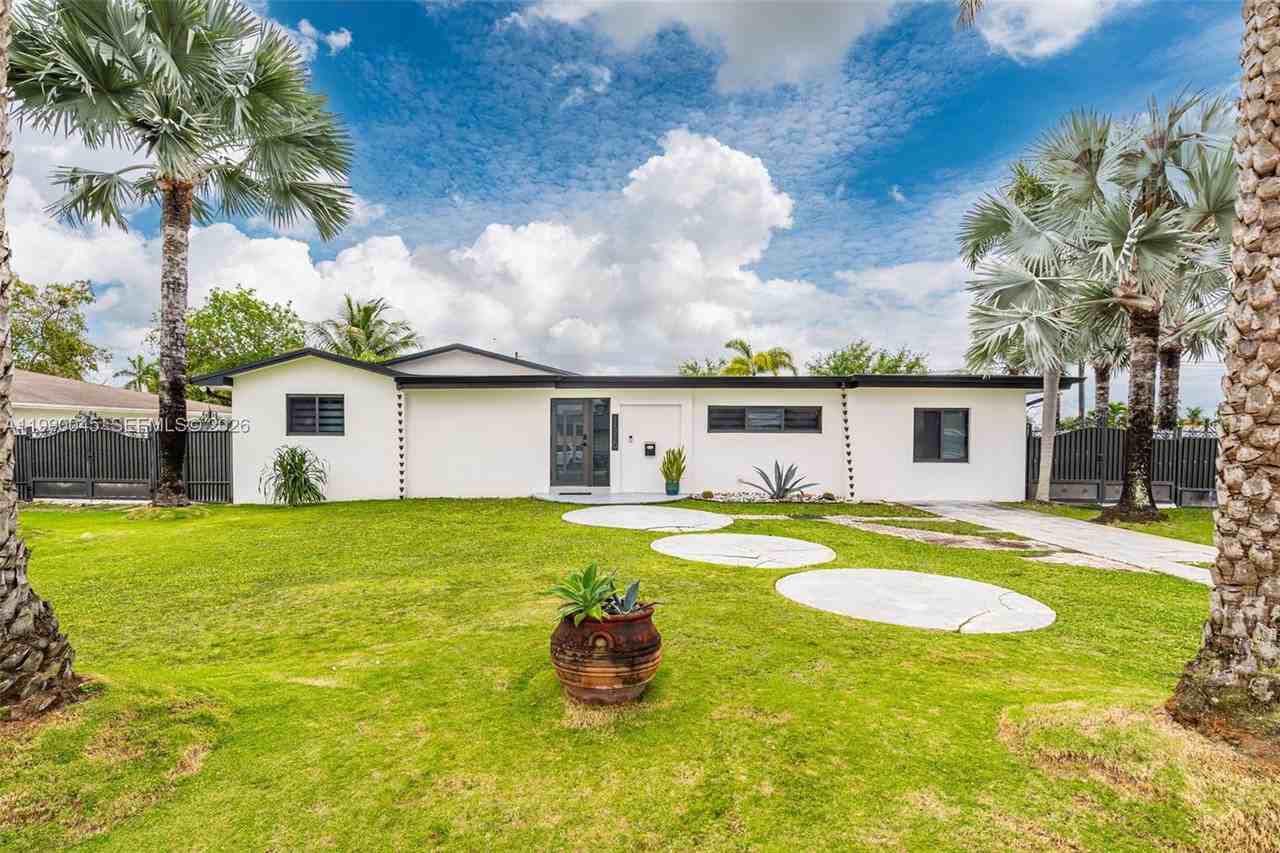 11220 Sw 181st Ter - Photo 4 of 8