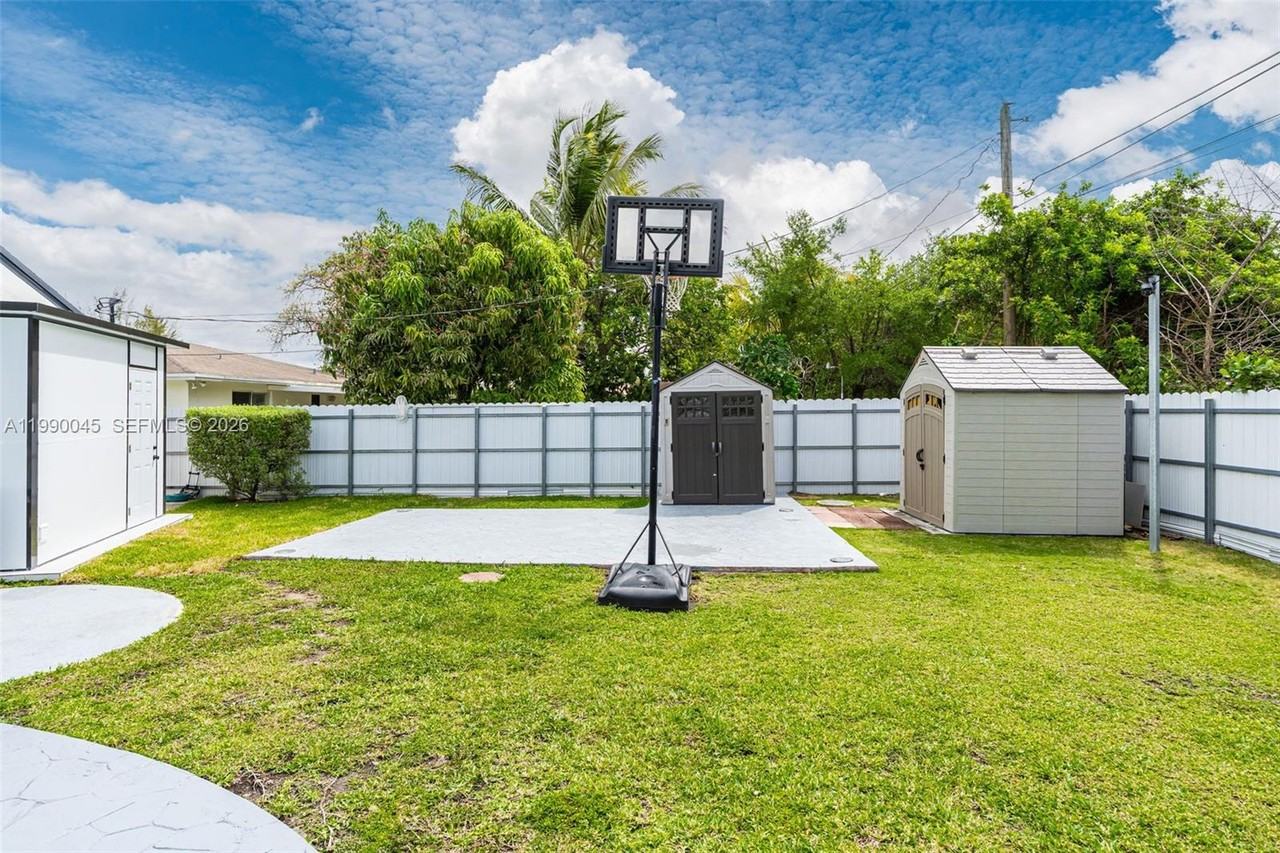 11220 Sw 181st Ter - Photo 5 of 8