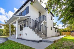 130 Sw 31st Ct - Photo 1 of 1