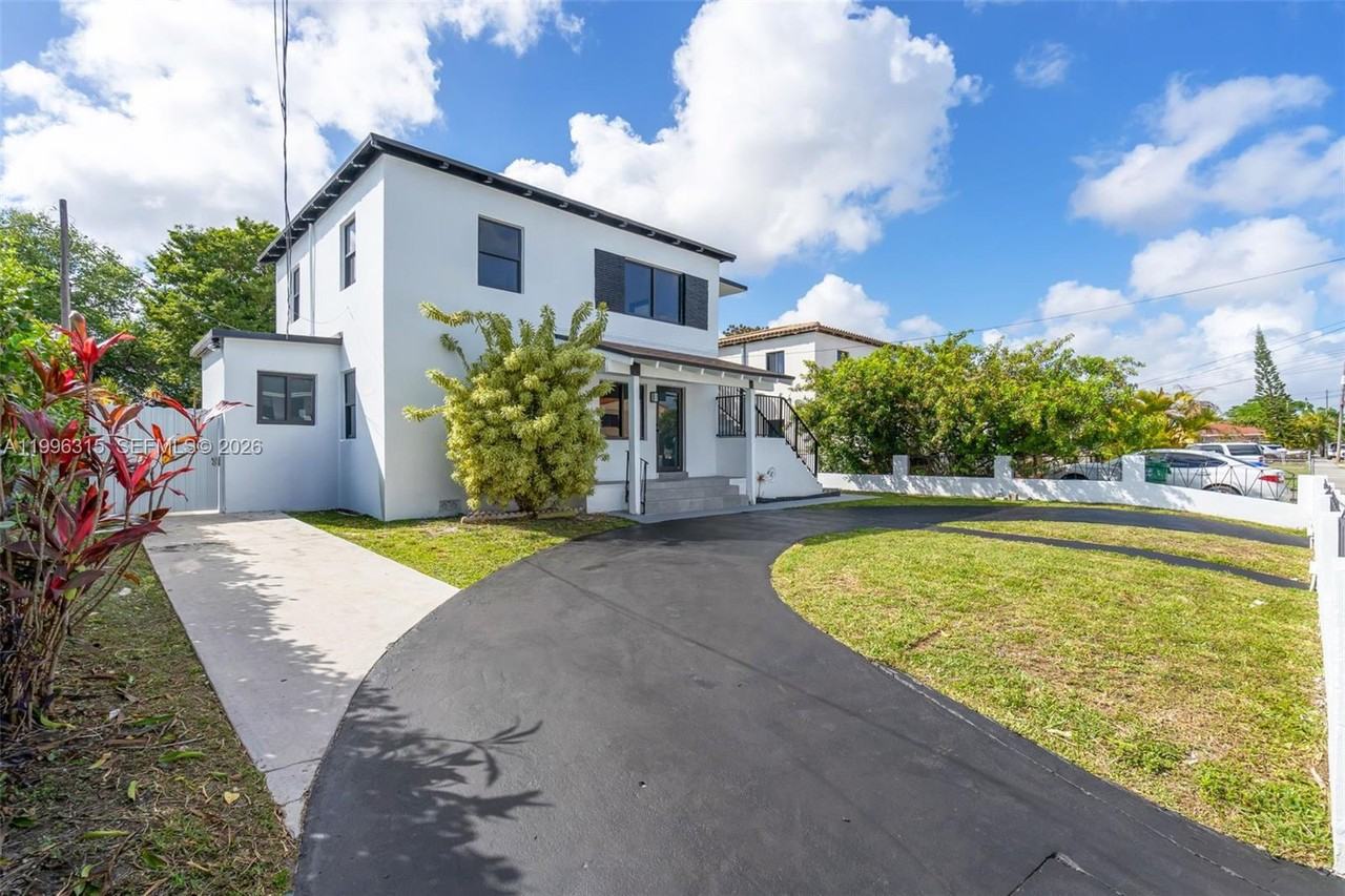 130 Sw 31st Ct - Photo 4 of 8