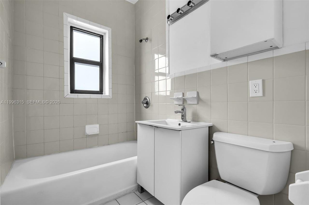 130 Sw 31st Ct - Photo 6 of 8