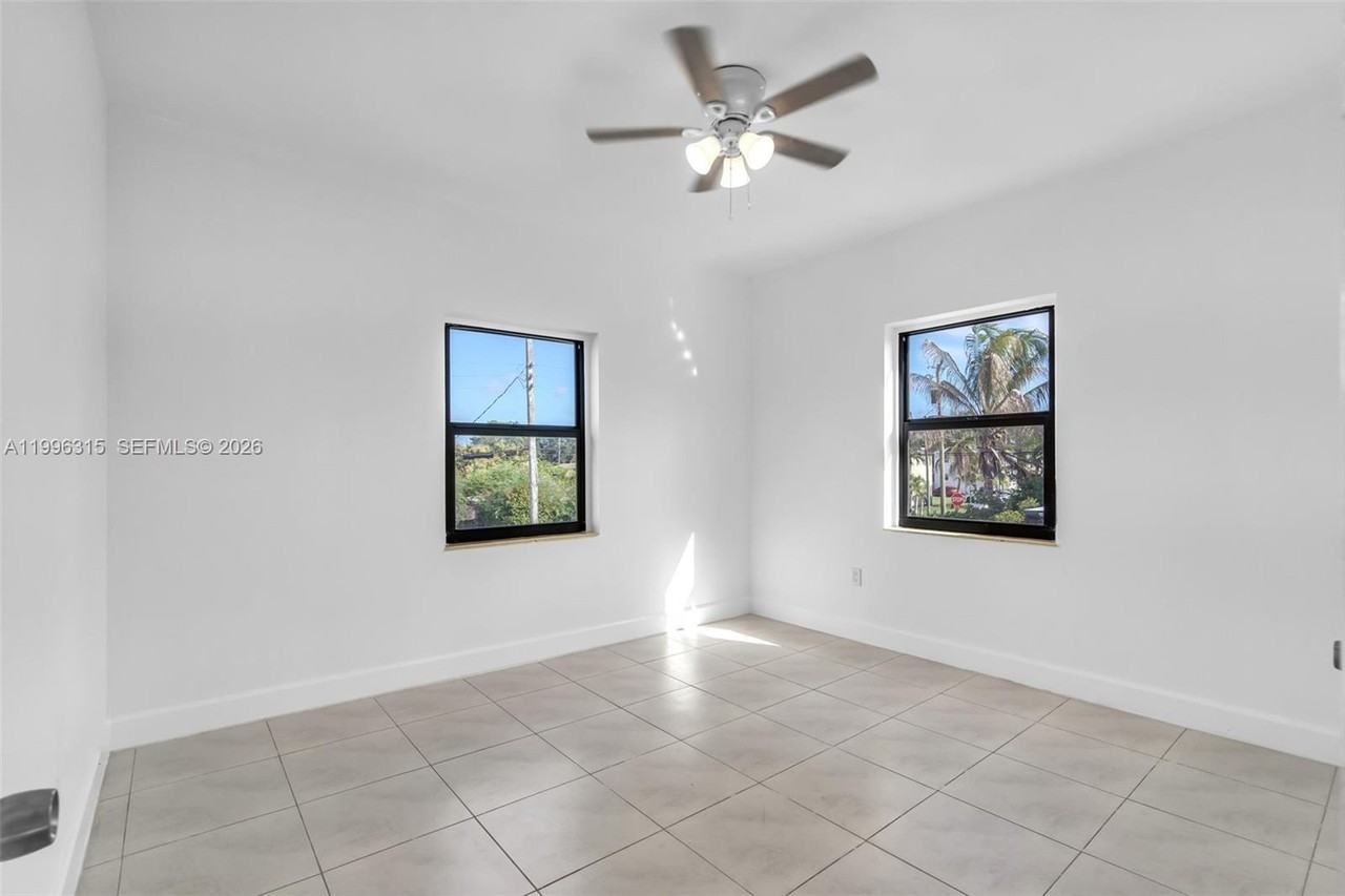 130 Sw 31st Ct - Photo 7 of 8