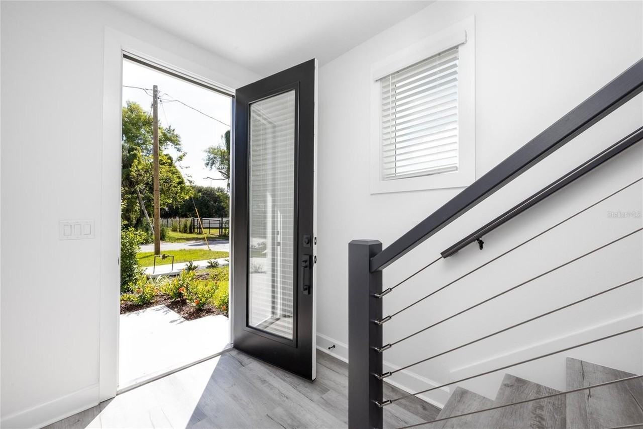 1520 N Pierce St #1 - Photo 3 of 42