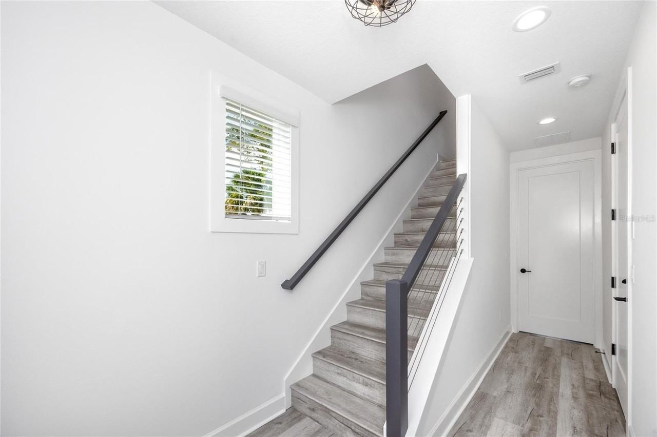 1520 N Pierce St #1 - Photo 4 of 42