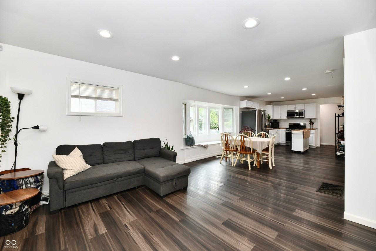 1924 Mansfield St - Photo 5 of 33