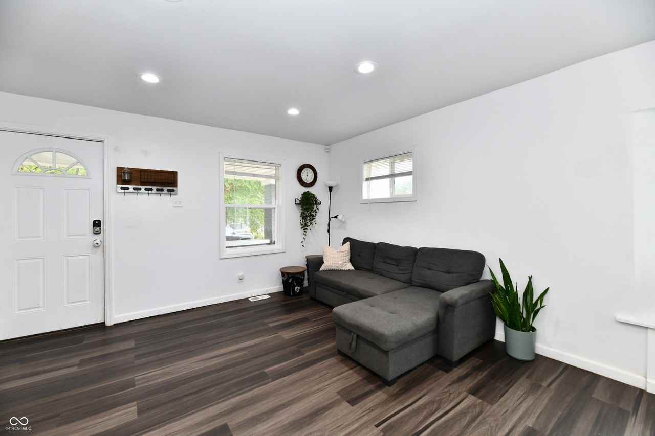 1924 Mansfield St - Photo 6 of 33