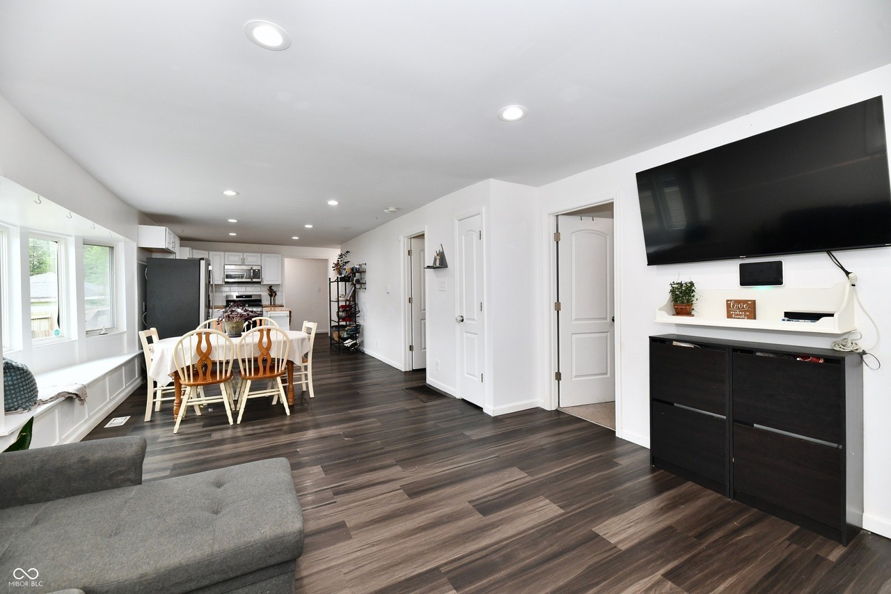 1924 Mansfield St - Photo 7 of 33