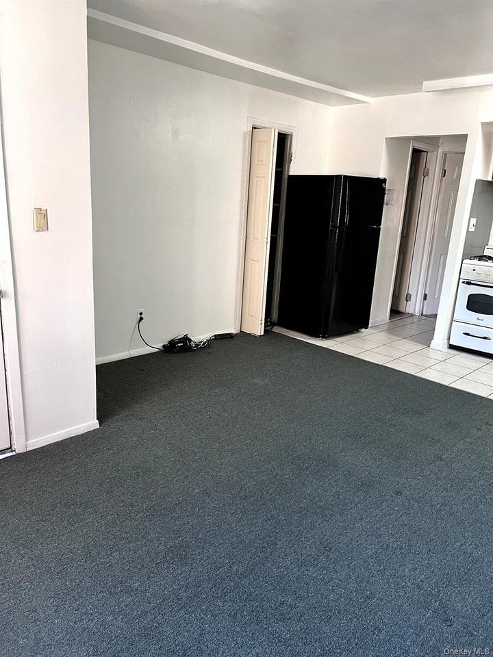 9322 243rd St Unit 1 - Photo 3 of 8