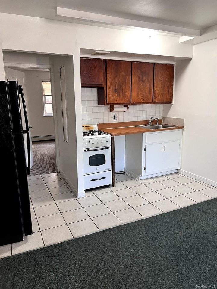 9322 243rd St Unit 1 - Photo 4 of 8