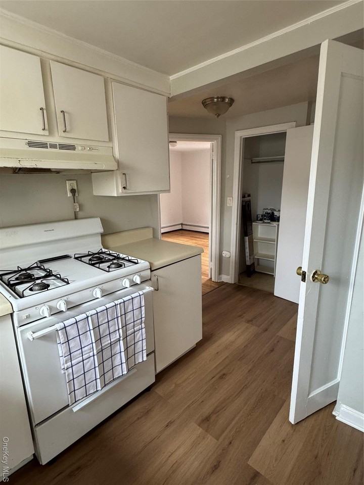 28 A Chestnut Street unit: A - Photo 3 of 9