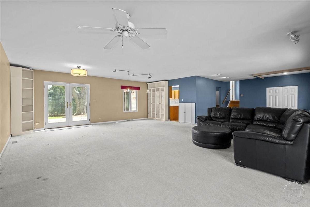 1120 N Brainard St - Photo 6 of 17