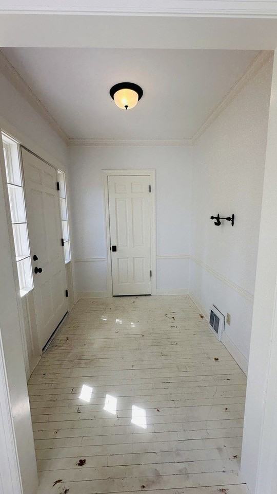 124 W Crystal Lake Ave - Photo 2 of 26