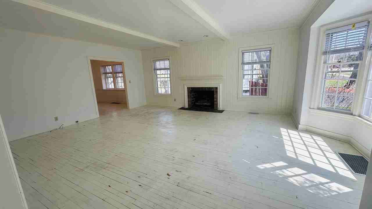 124 W Crystal Lake Ave - Photo 4 of 26