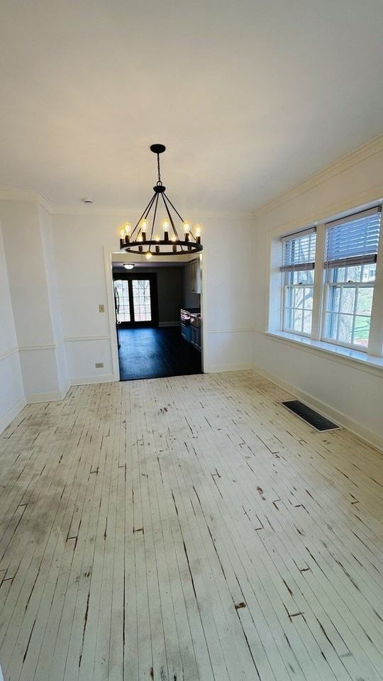 124 W Crystal Lake Ave - Photo 5 of 26