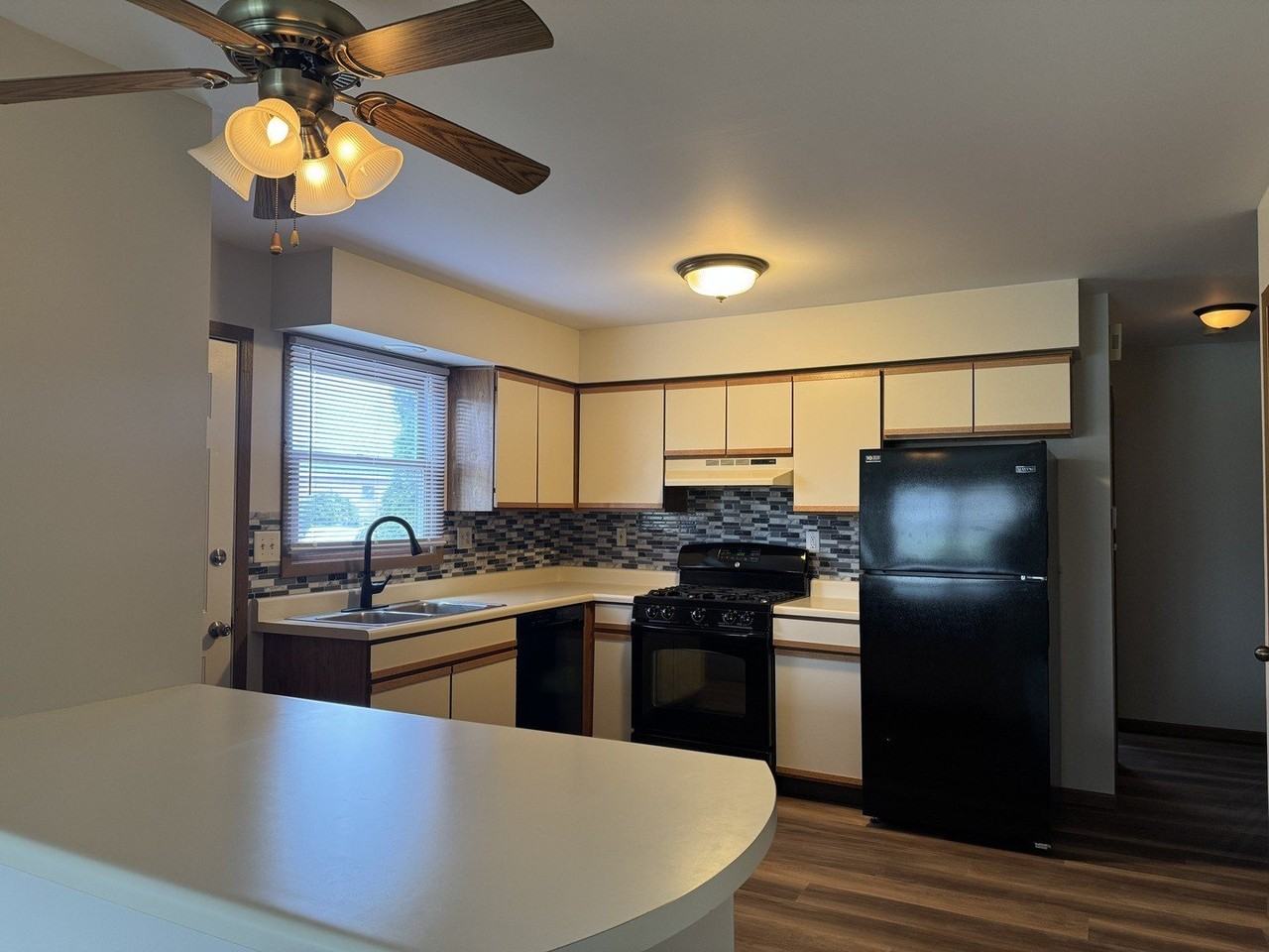 3113 Galilee Ave - Photo 3 of 7